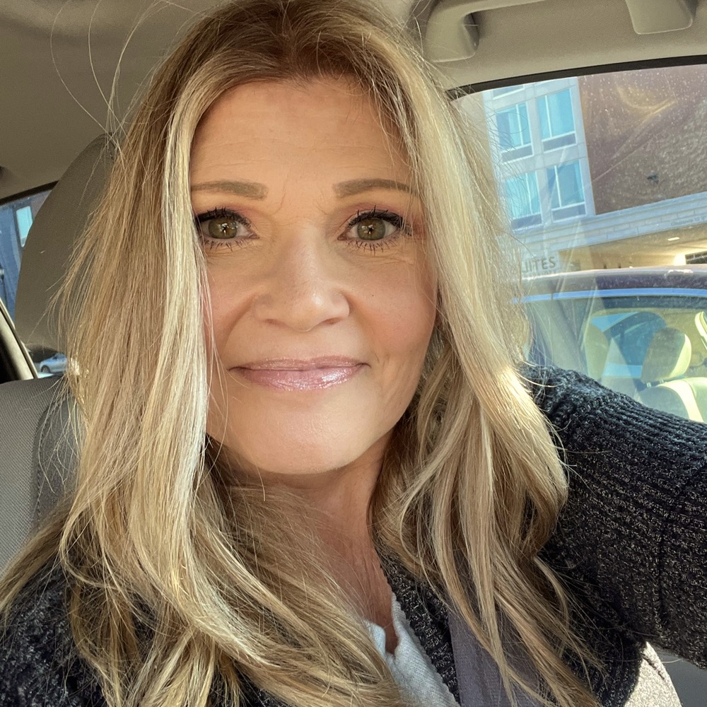 Meet your Posher, Jennifer